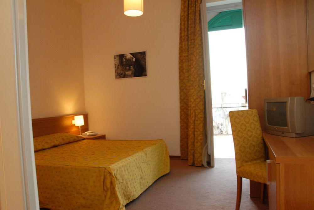 Hotel Castel Miramonti Selva Di Fasano Extérieur photo